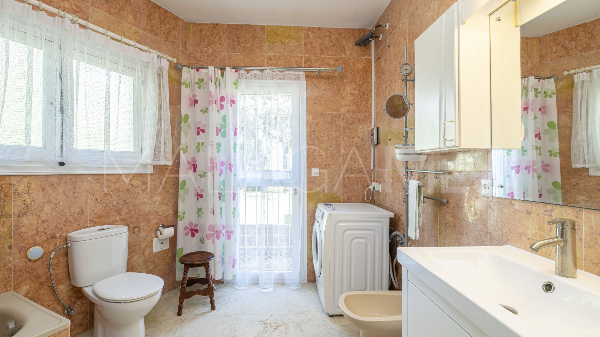 Villa in Las Chapas for sale