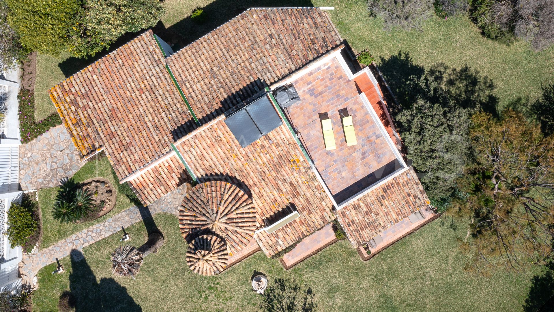 Villa in Las Chapas for sale