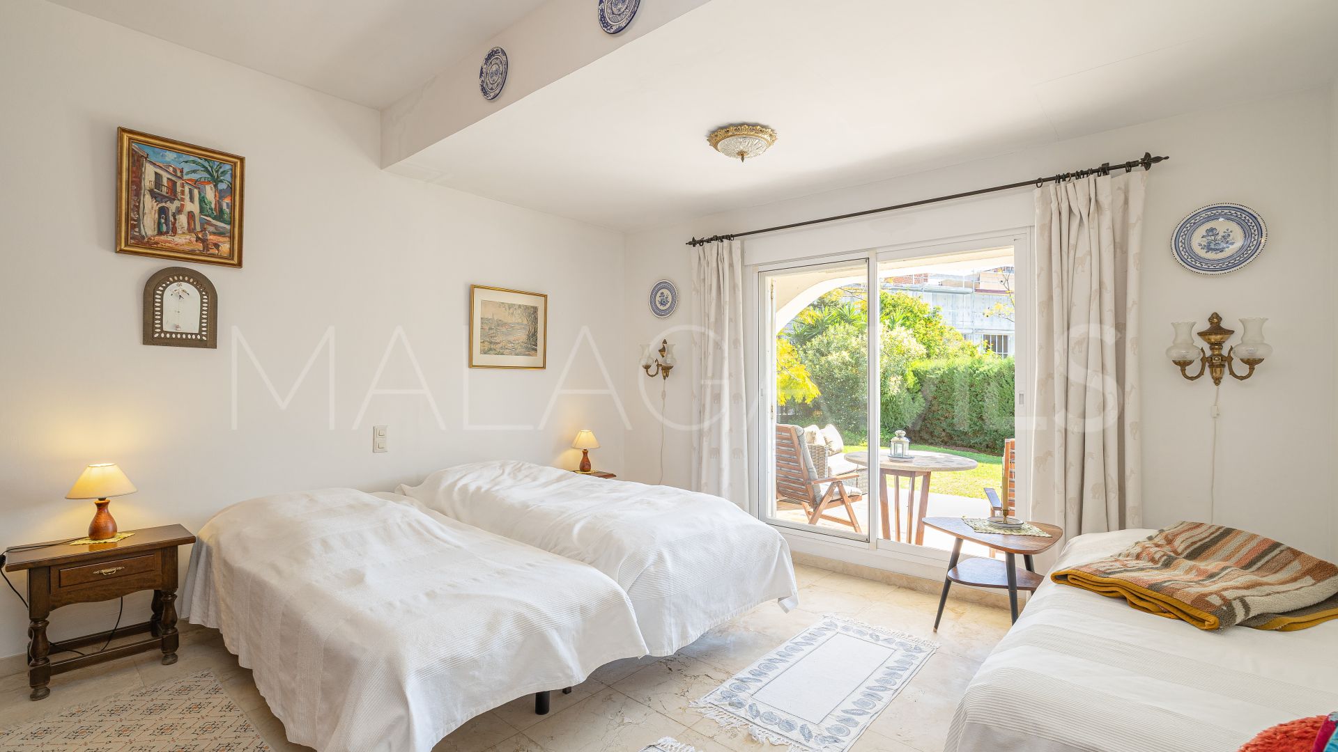 Villa in Las Chapas for sale
