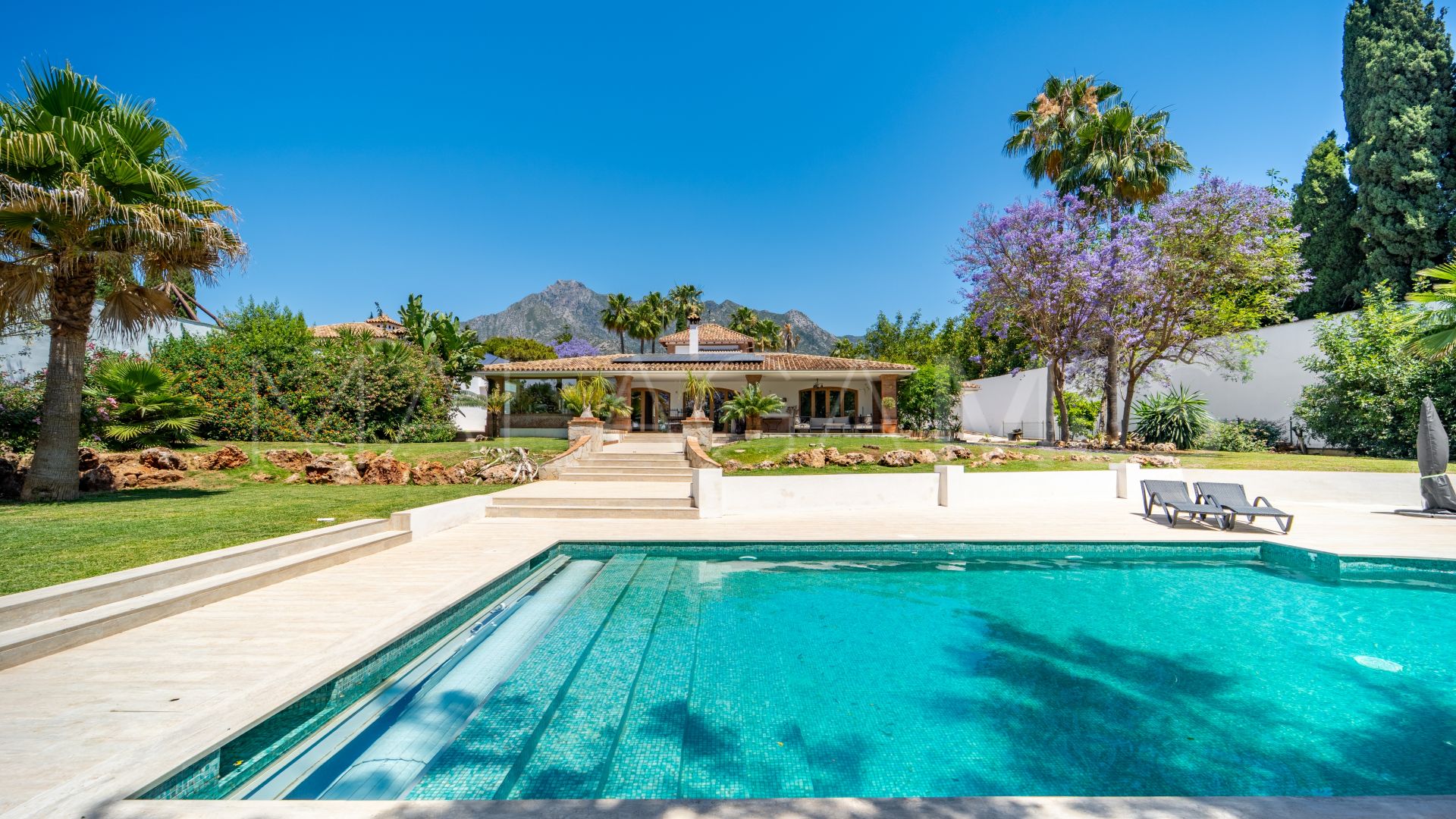 Villa for sale in Rocio de Nagüeles de 4 bedrooms