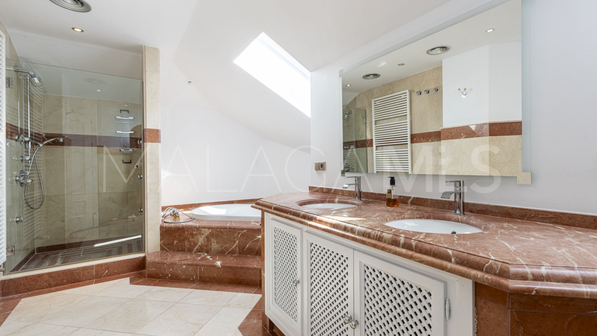 Villa for sale in Las Lomas de Pozuelo