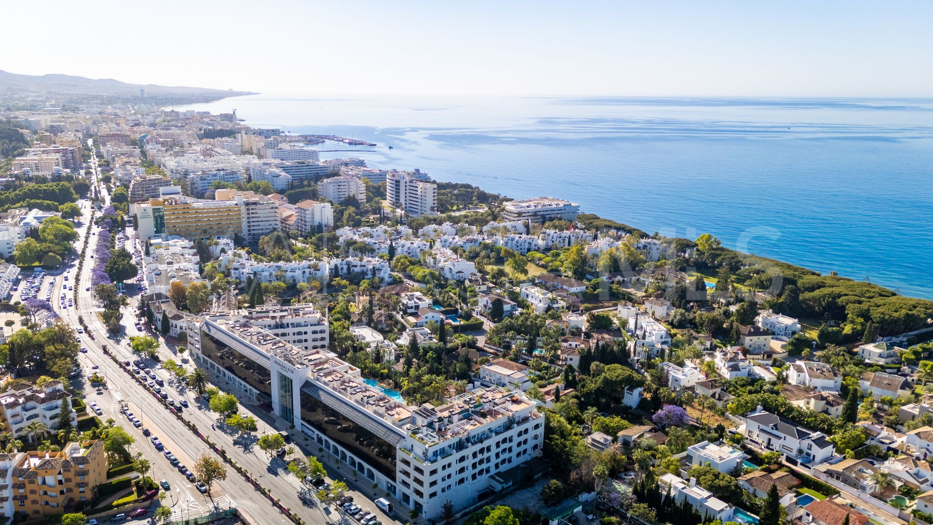 Lägenhet for sale in Guadalpin Suites