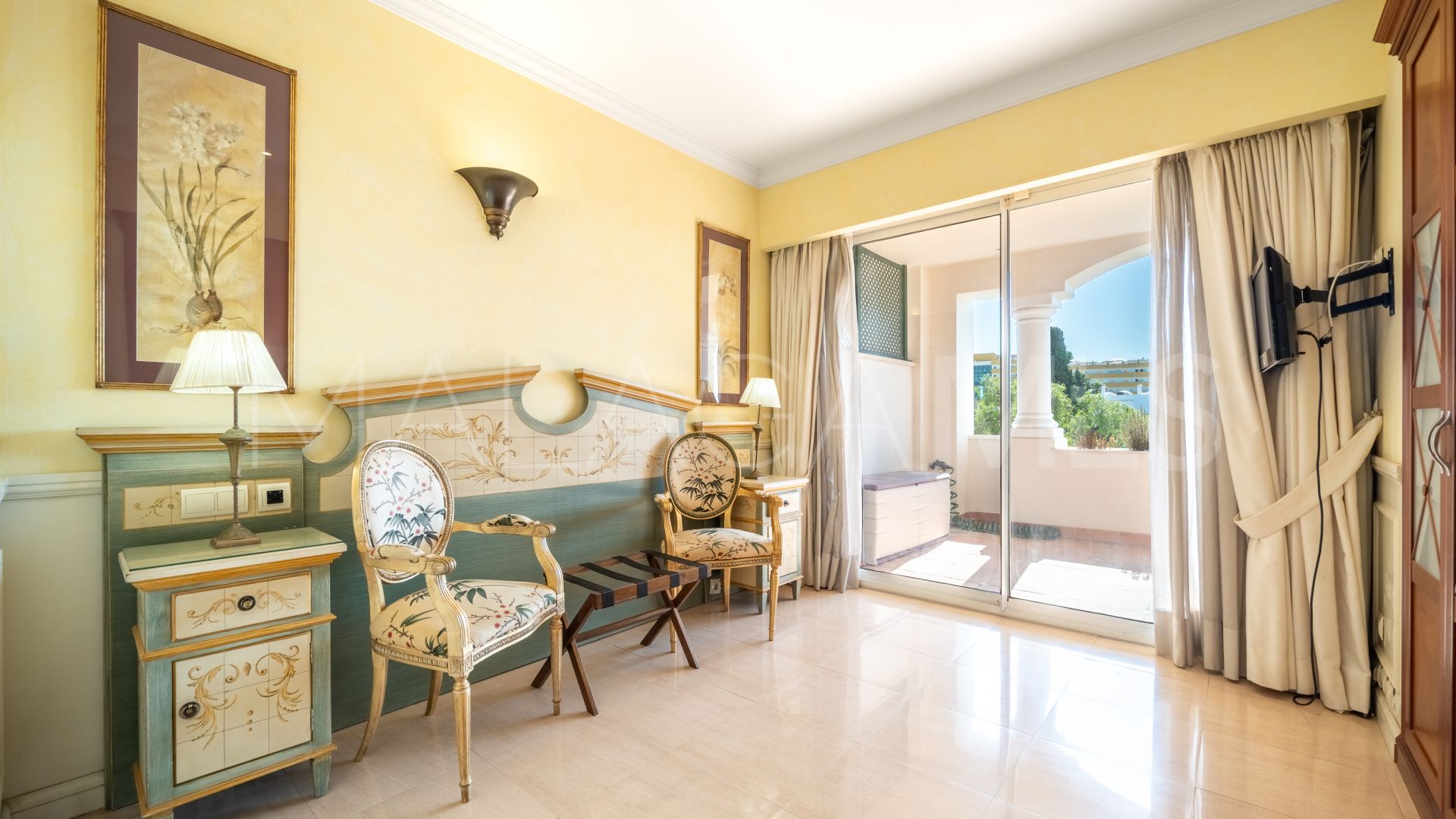 Lägenhet for sale in Guadalpin Suites