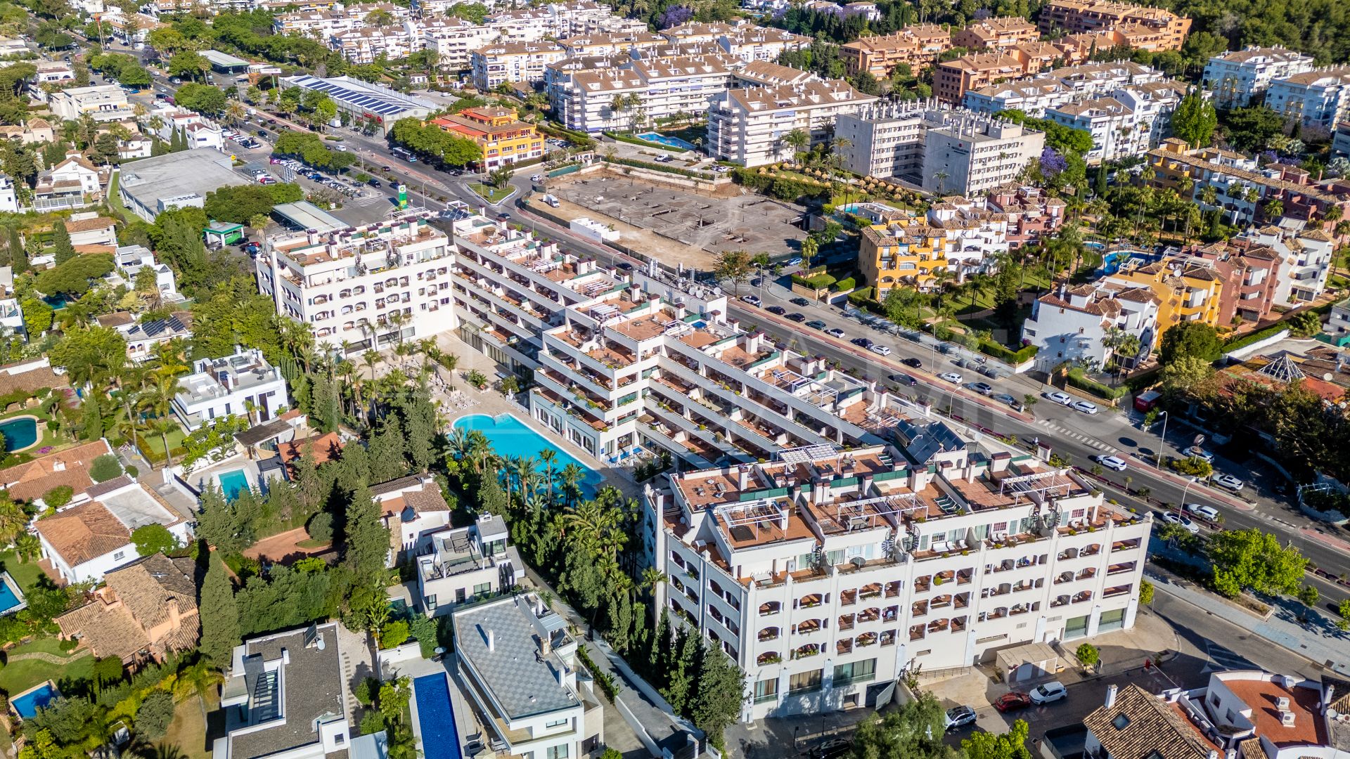 Lägenhet for sale in Guadalpin Suites