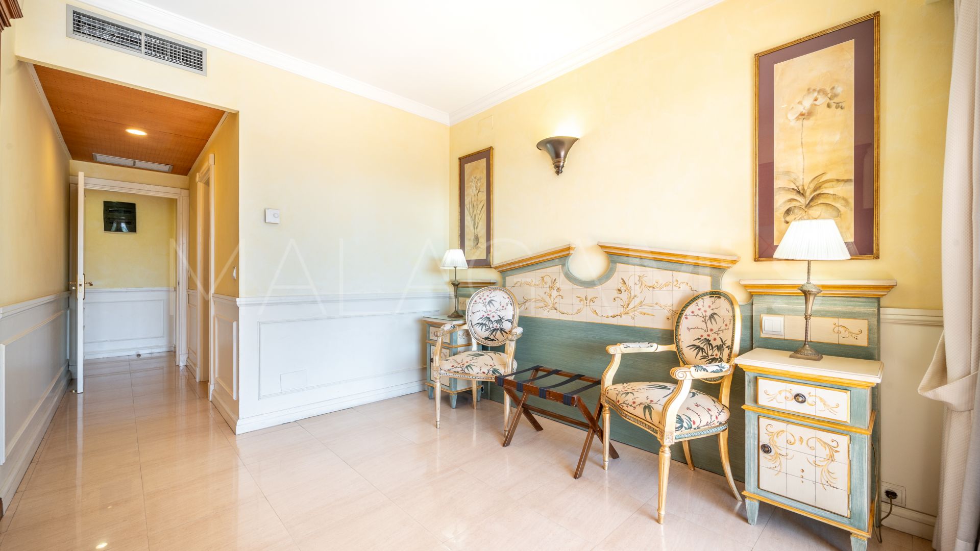Lägenhet for sale in Guadalpin Suites