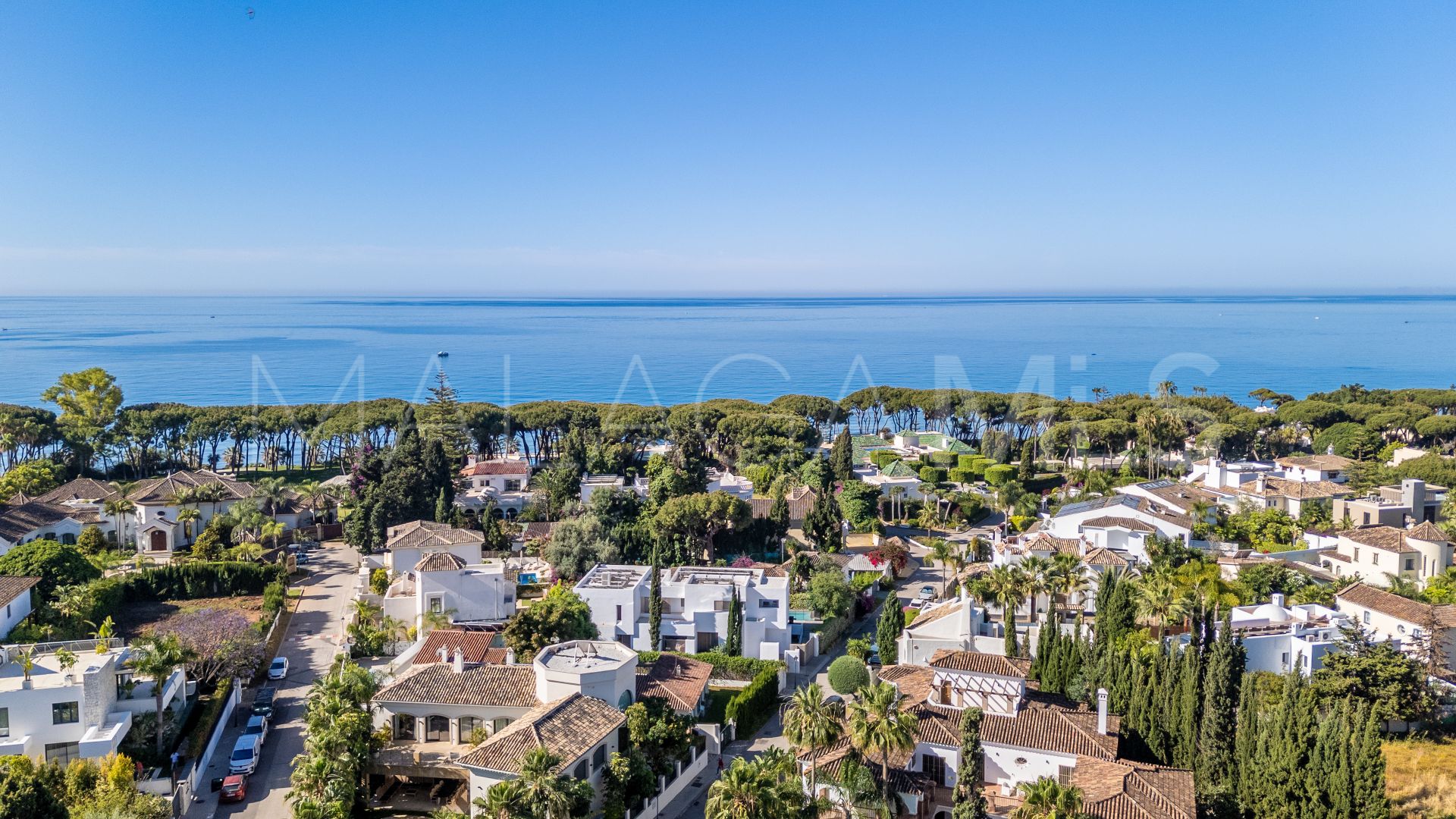 Lägenhet for sale in Guadalpin Suites