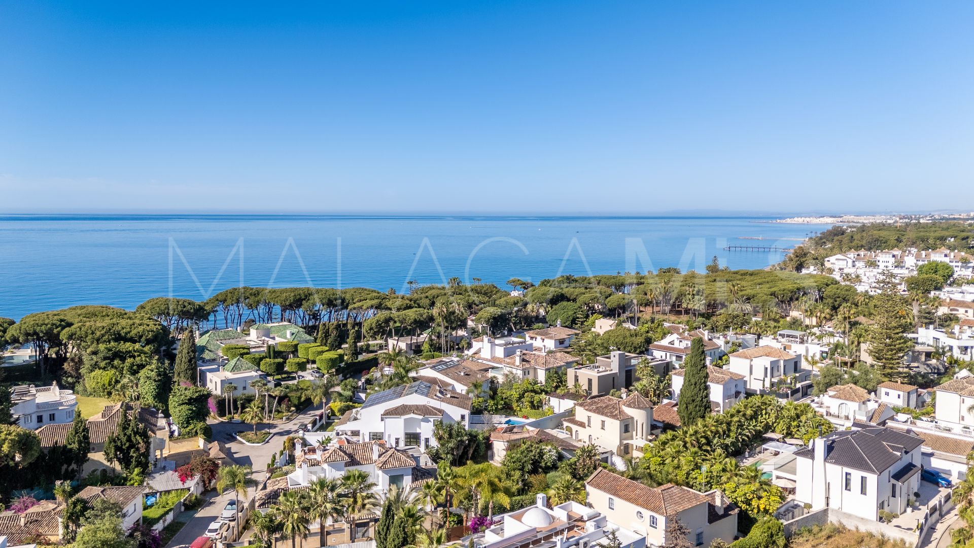 Lägenhet for sale in Guadalpin Suites
