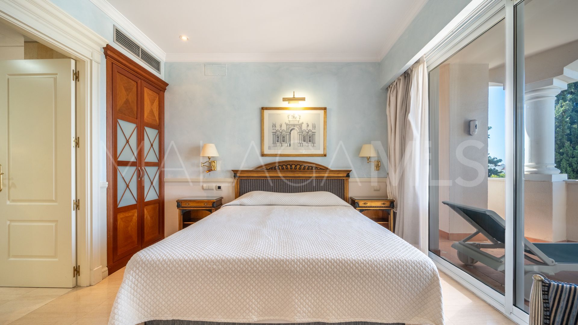 Lägenhet for sale in Guadalpin Suites