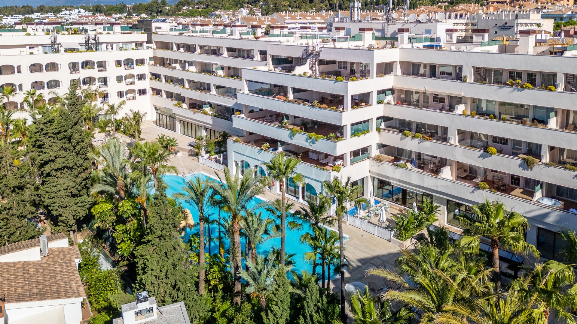 Lägenhet for sale in Guadalpin Suites