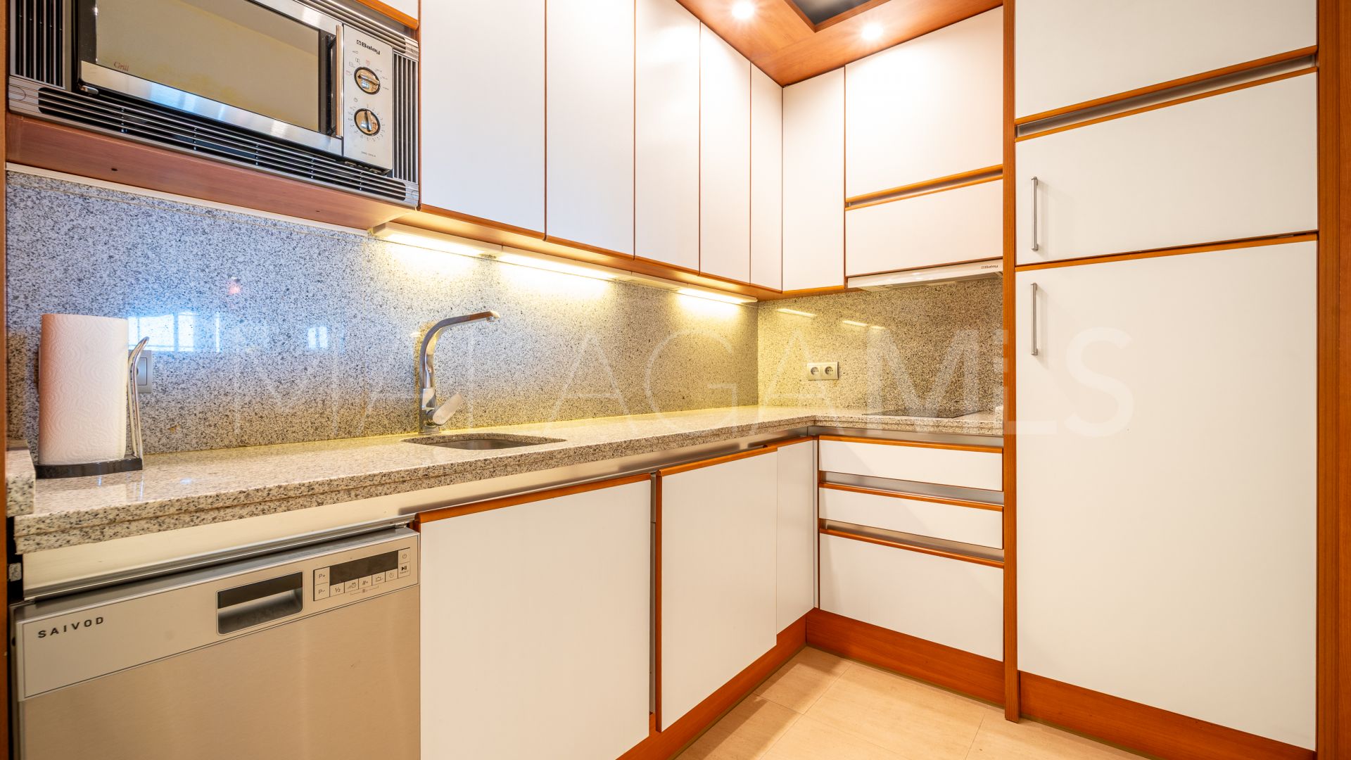 Lägenhet for sale in Guadalpin Suites