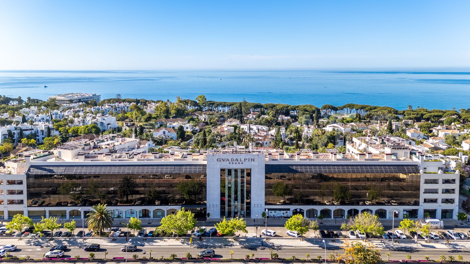 Lägenhet for sale in Guadalpin Suites