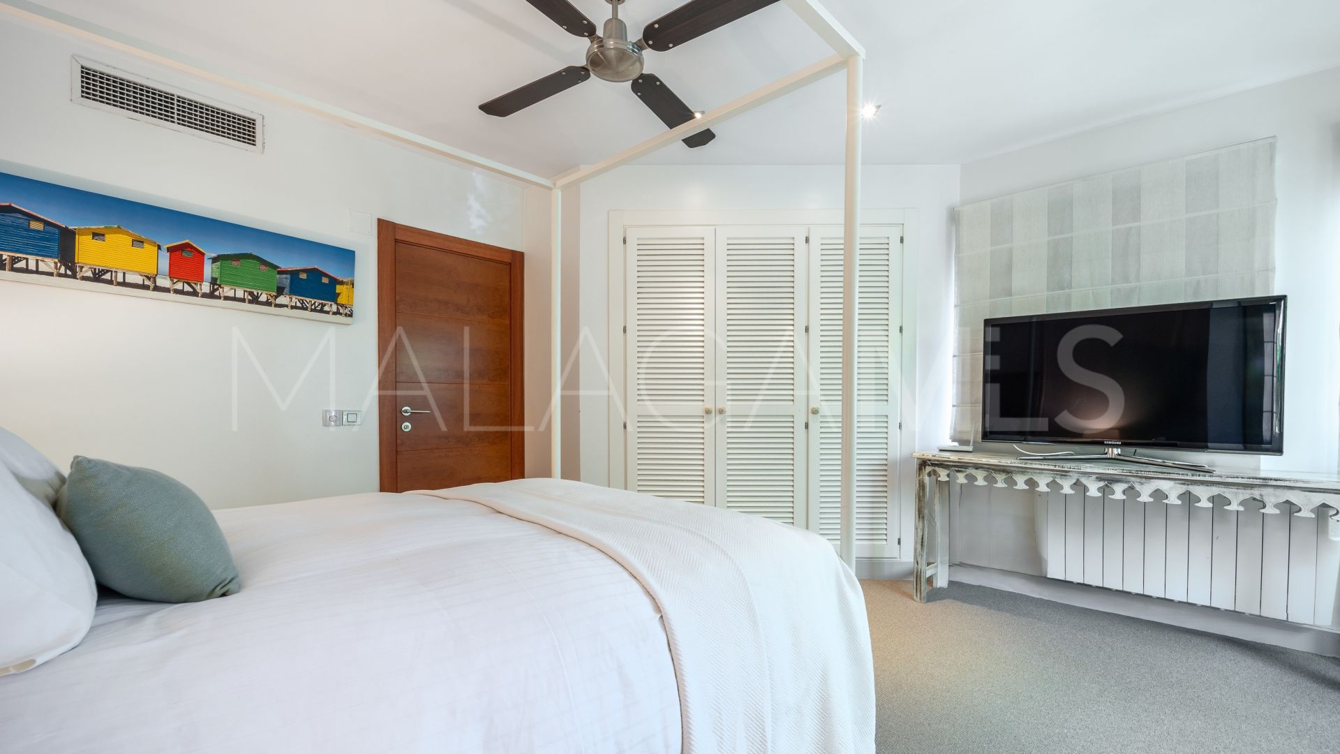 Buy 4 bedrooms penthouse in Golden Beach