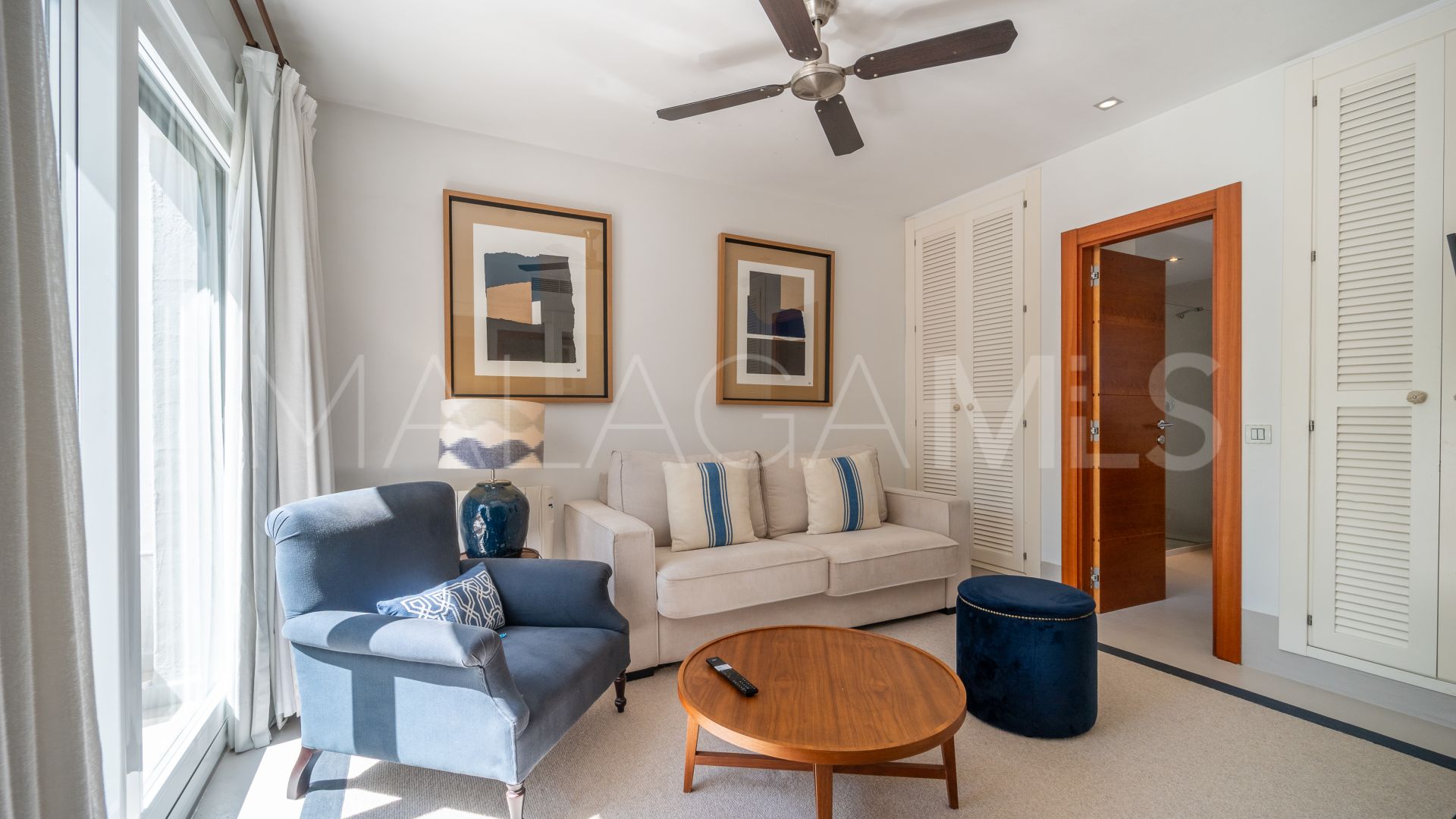 Buy 4 bedrooms penthouse in Golden Beach