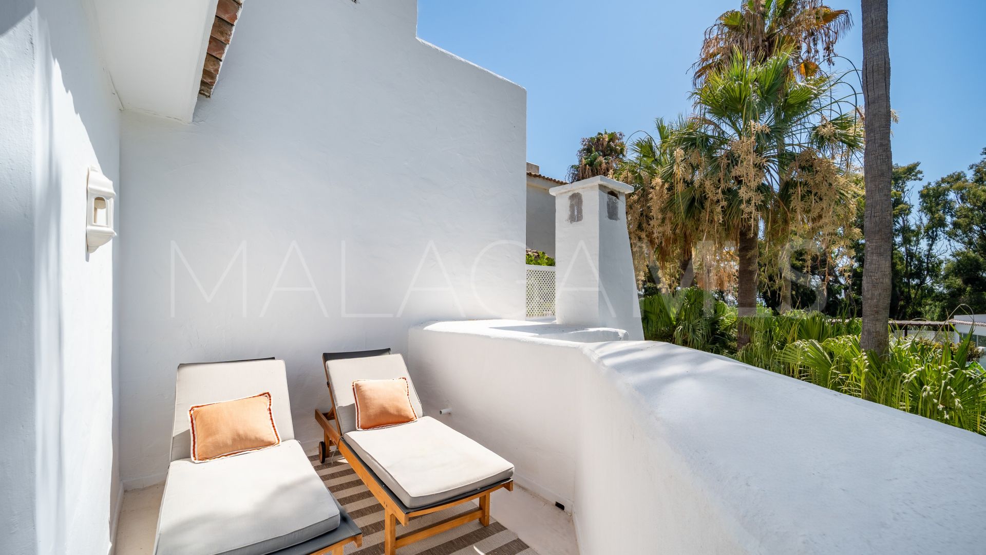 Buy 4 bedrooms penthouse in Golden Beach