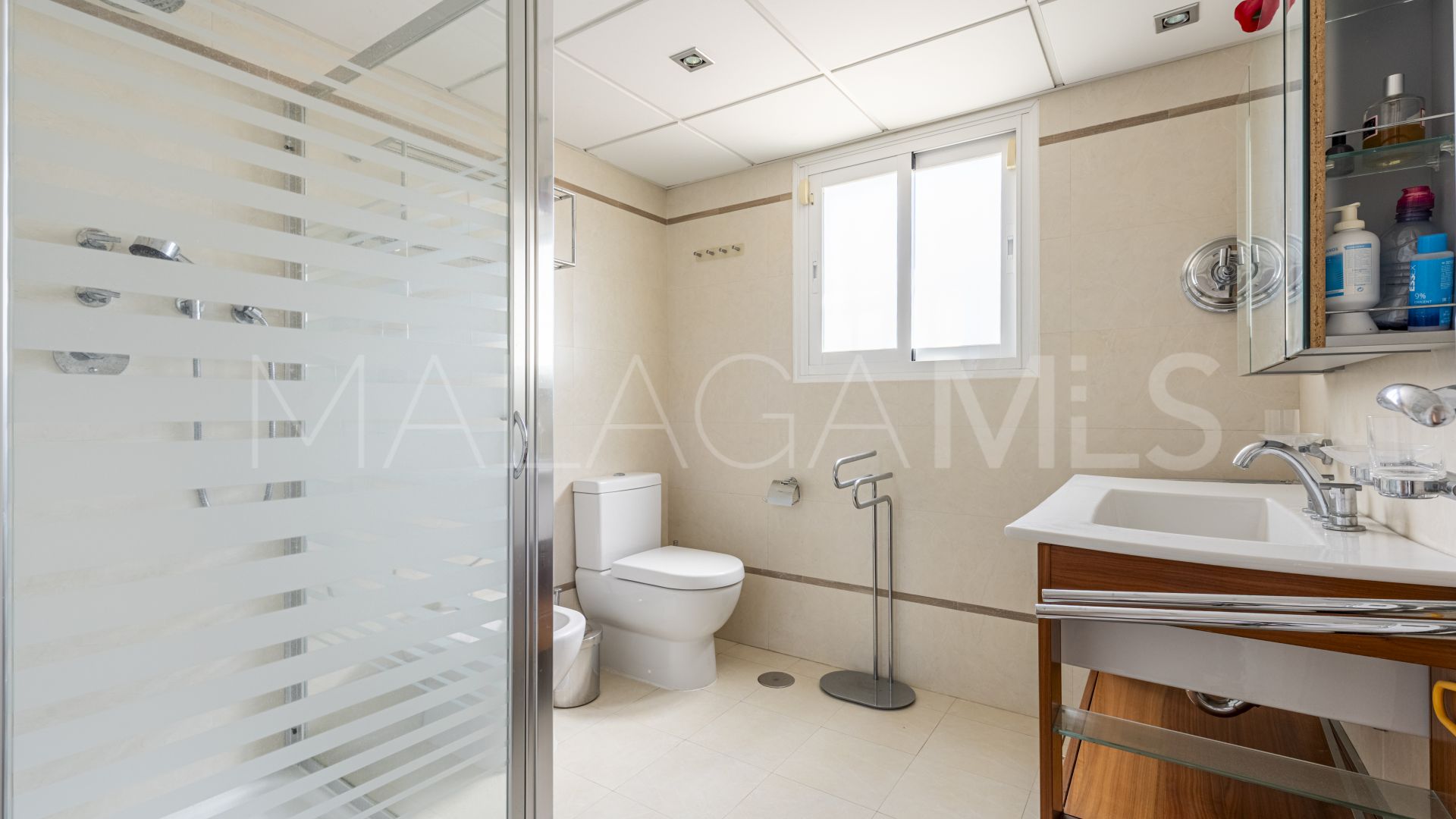 Villa for sale in Estepona