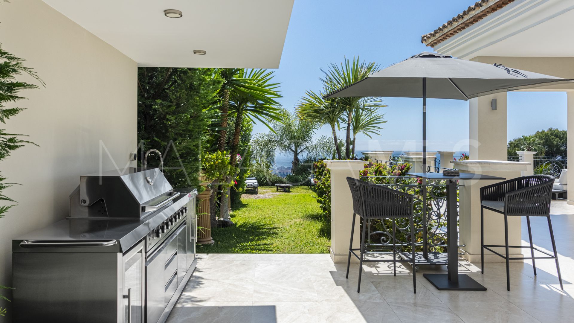 Buy villa de 6 bedrooms in Sierra Blanca