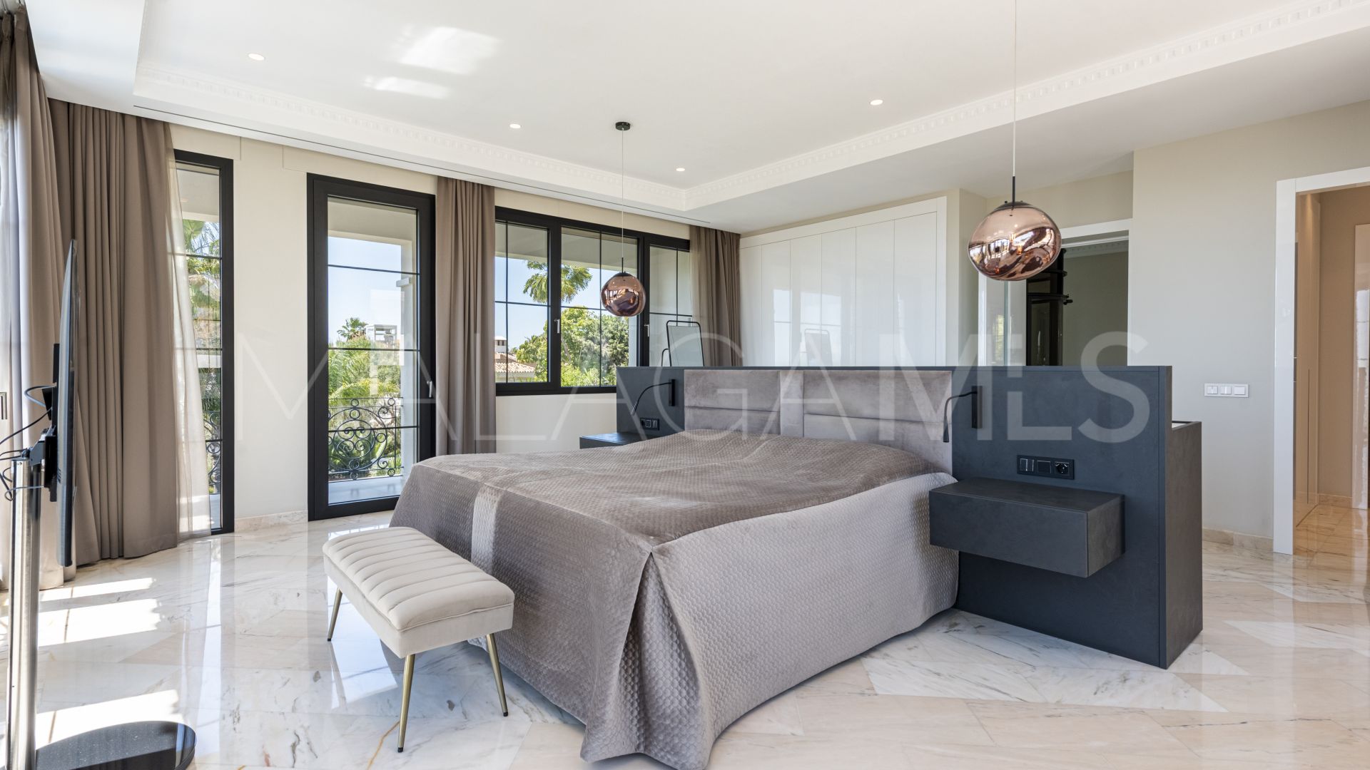 Buy villa de 6 bedrooms in Sierra Blanca