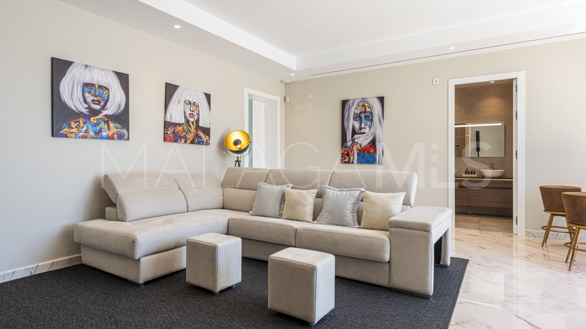 Buy villa de 6 bedrooms in Sierra Blanca