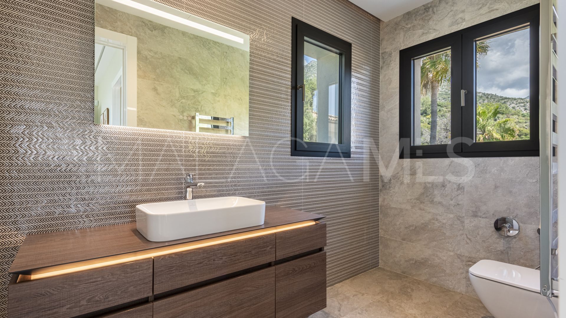 Buy villa de 6 bedrooms in Sierra Blanca