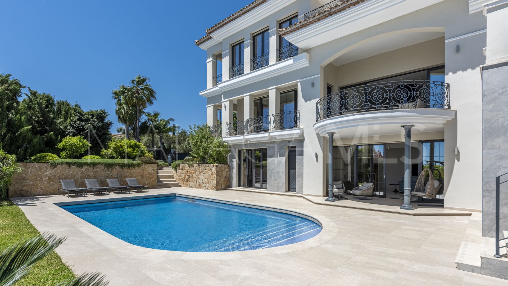 Buy villa de 6 bedrooms in Sierra Blanca
