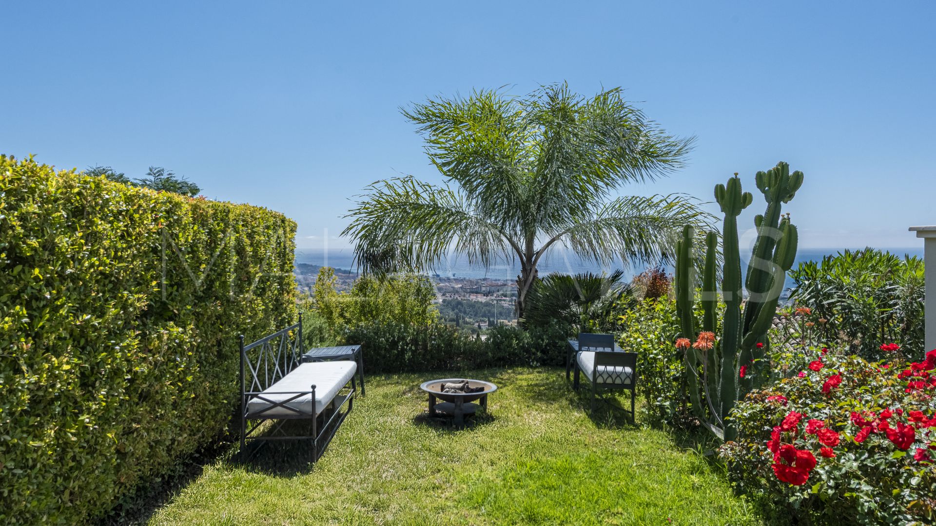 Buy villa de 6 bedrooms in Sierra Blanca