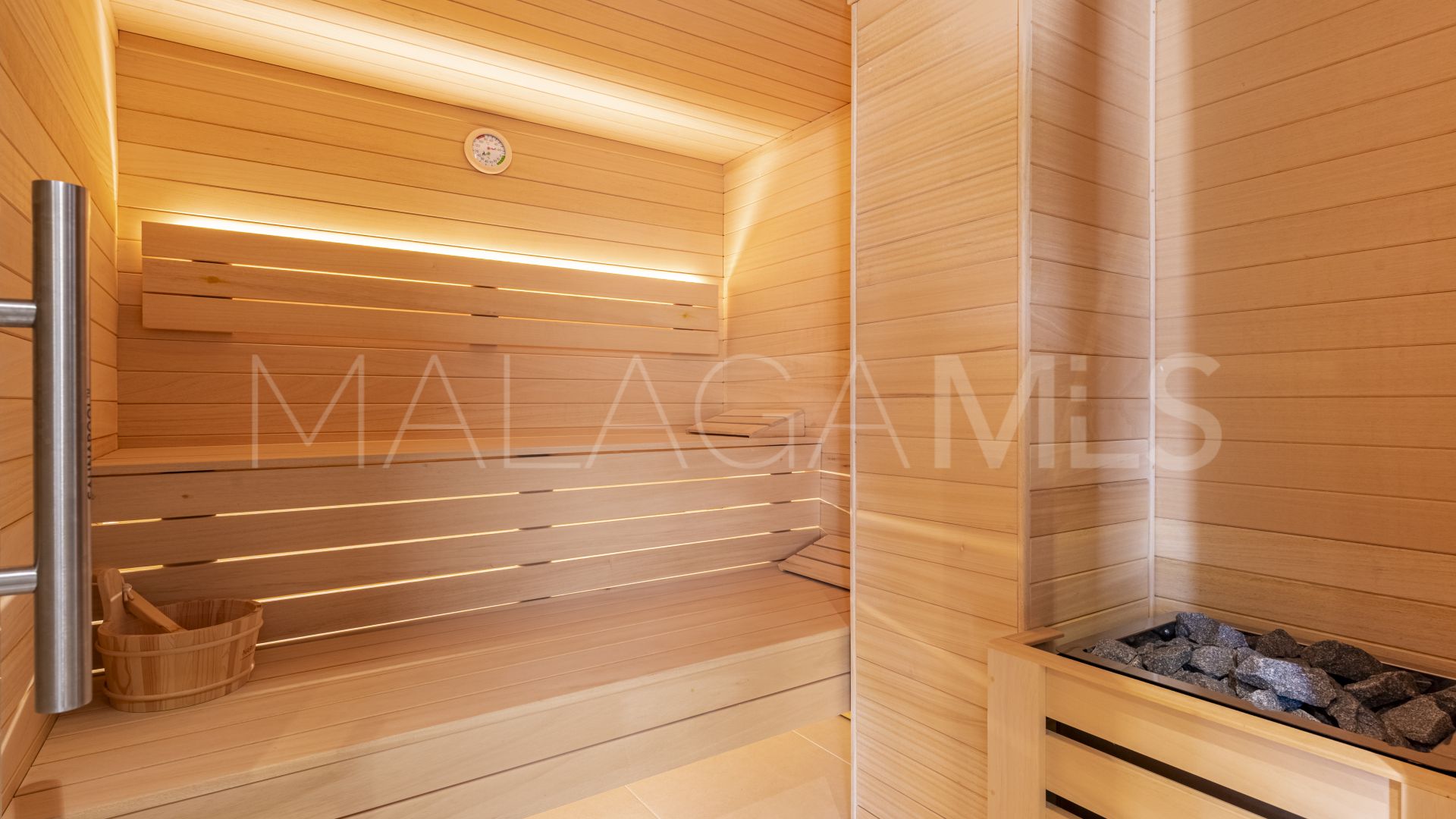 Buy villa de 6 bedrooms in Sierra Blanca