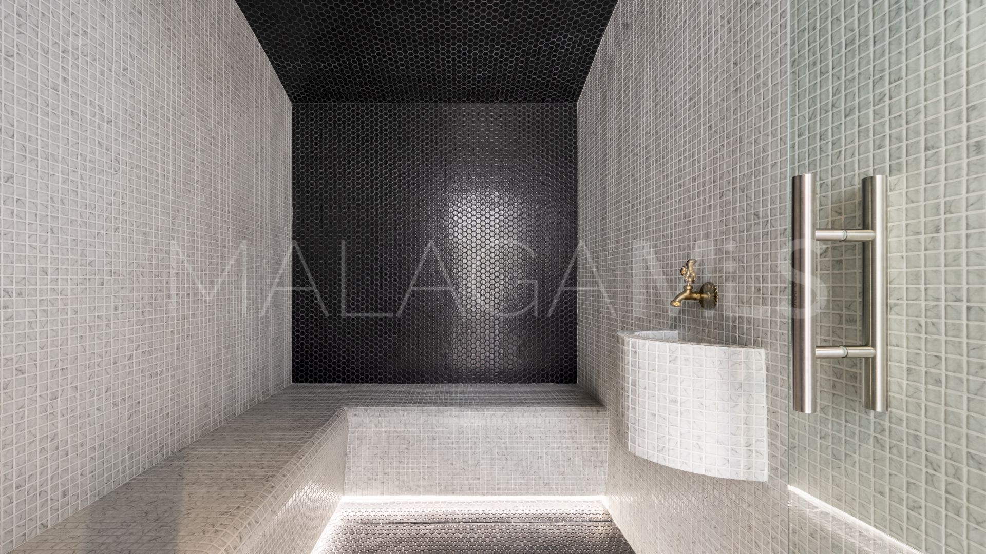 Buy villa de 6 bedrooms in Sierra Blanca