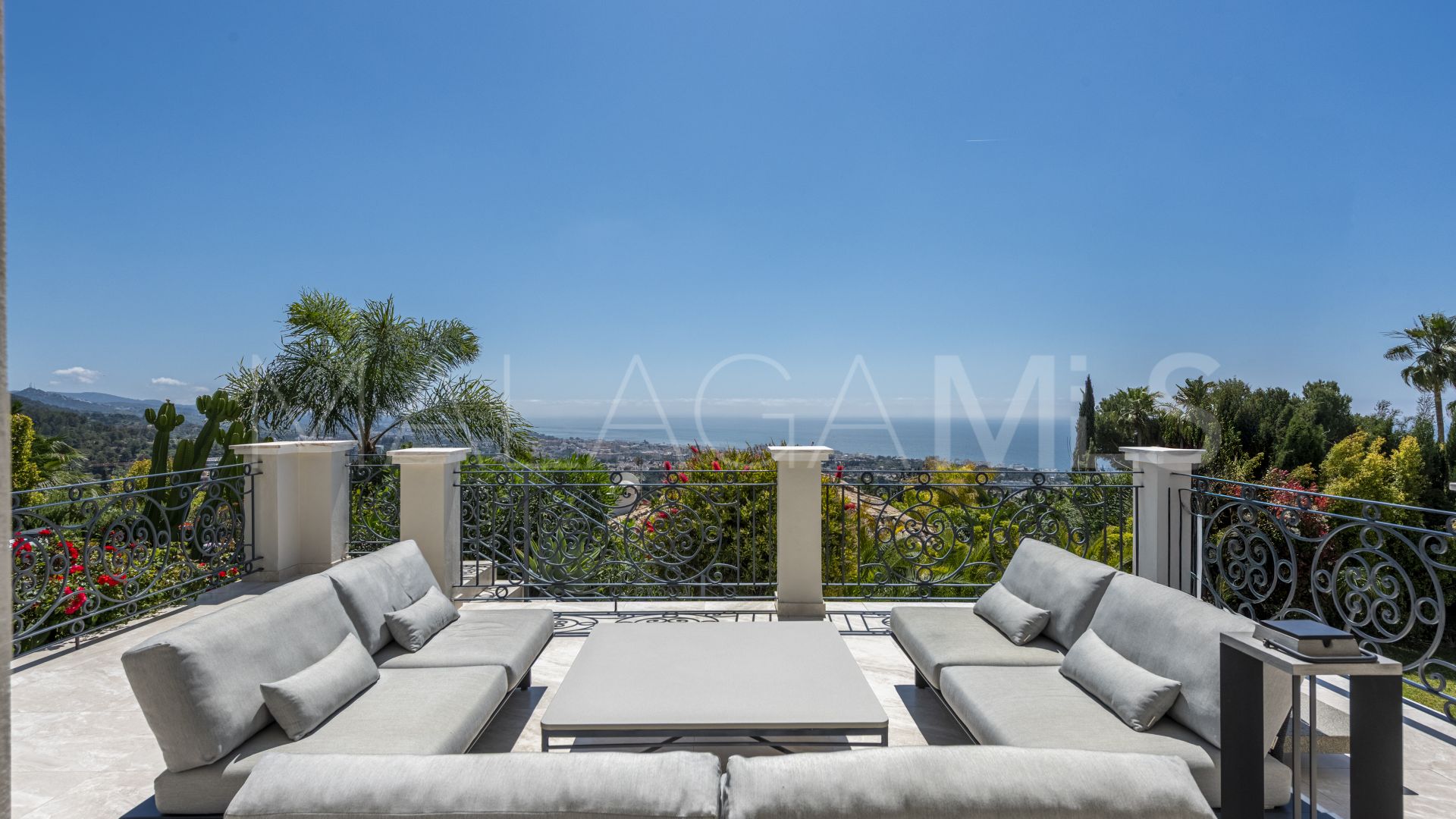 Buy villa de 6 bedrooms in Sierra Blanca