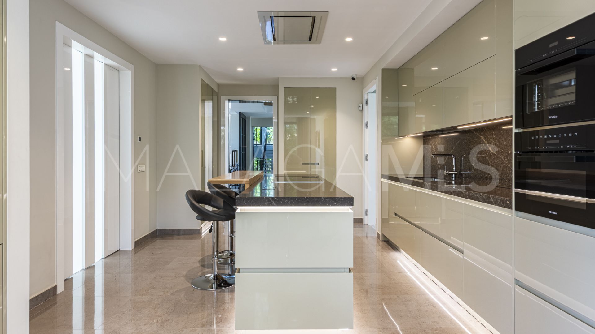 Buy villa de 6 bedrooms in Sierra Blanca