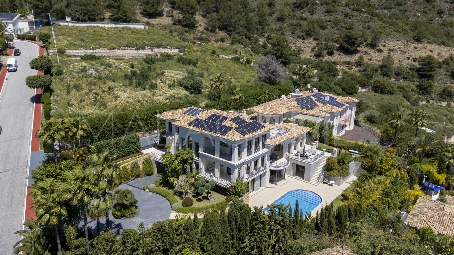 Buy villa de 6 bedrooms in Sierra Blanca