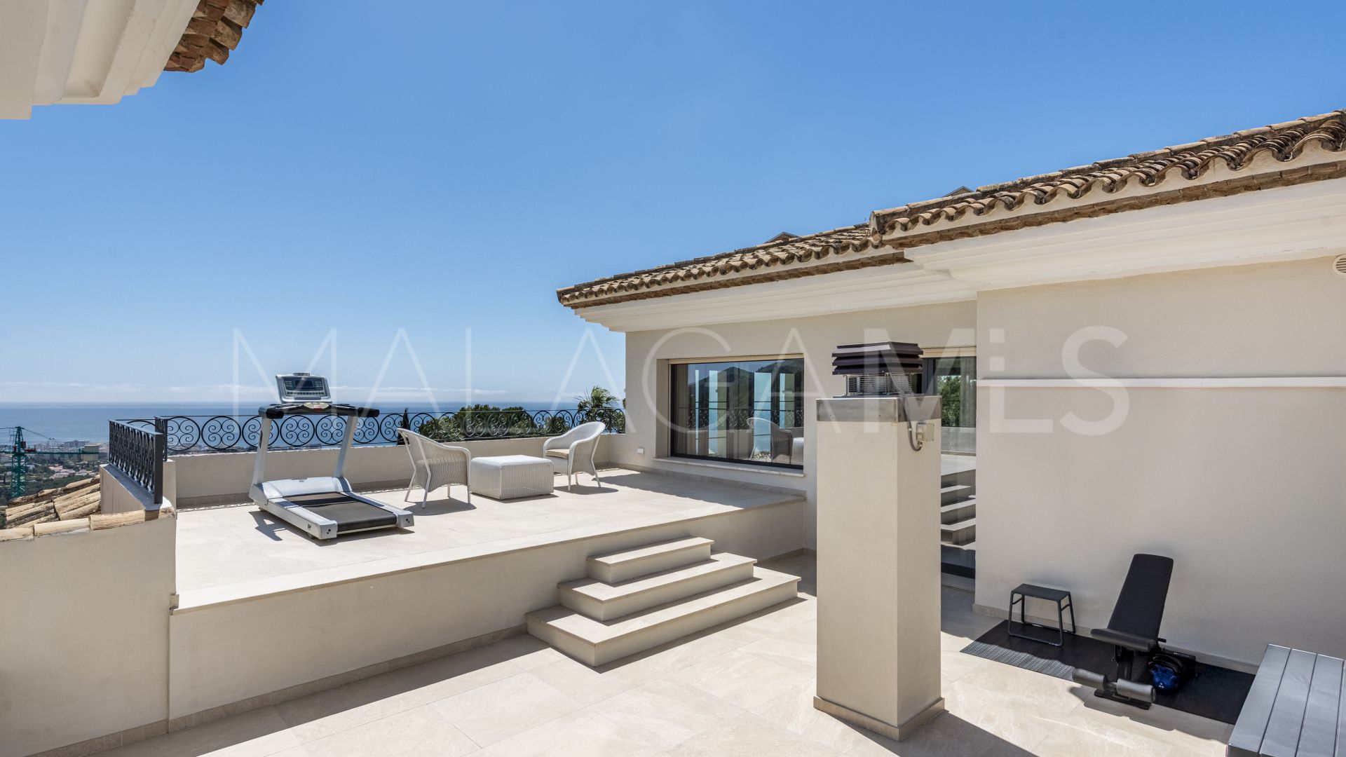 Buy villa de 6 bedrooms in Sierra Blanca