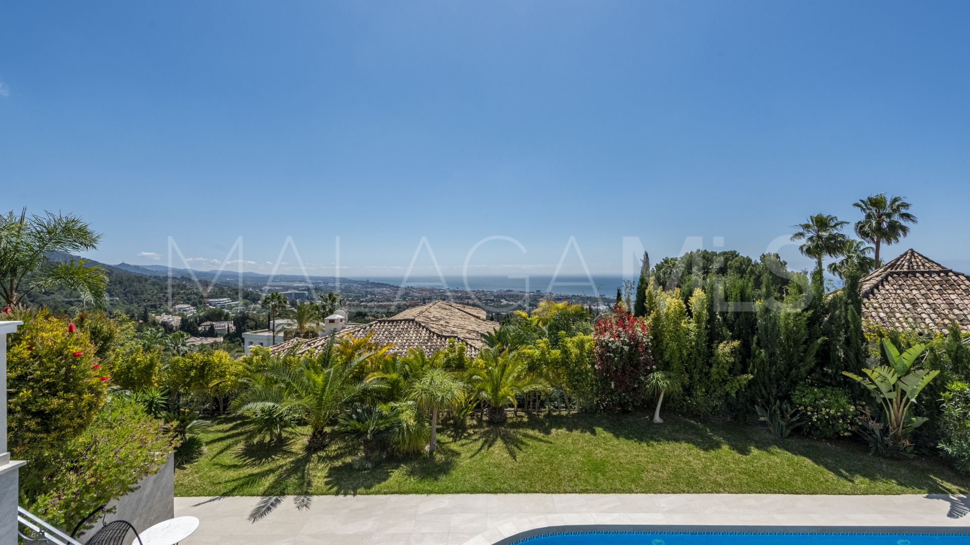 Buy villa de 6 bedrooms in Sierra Blanca