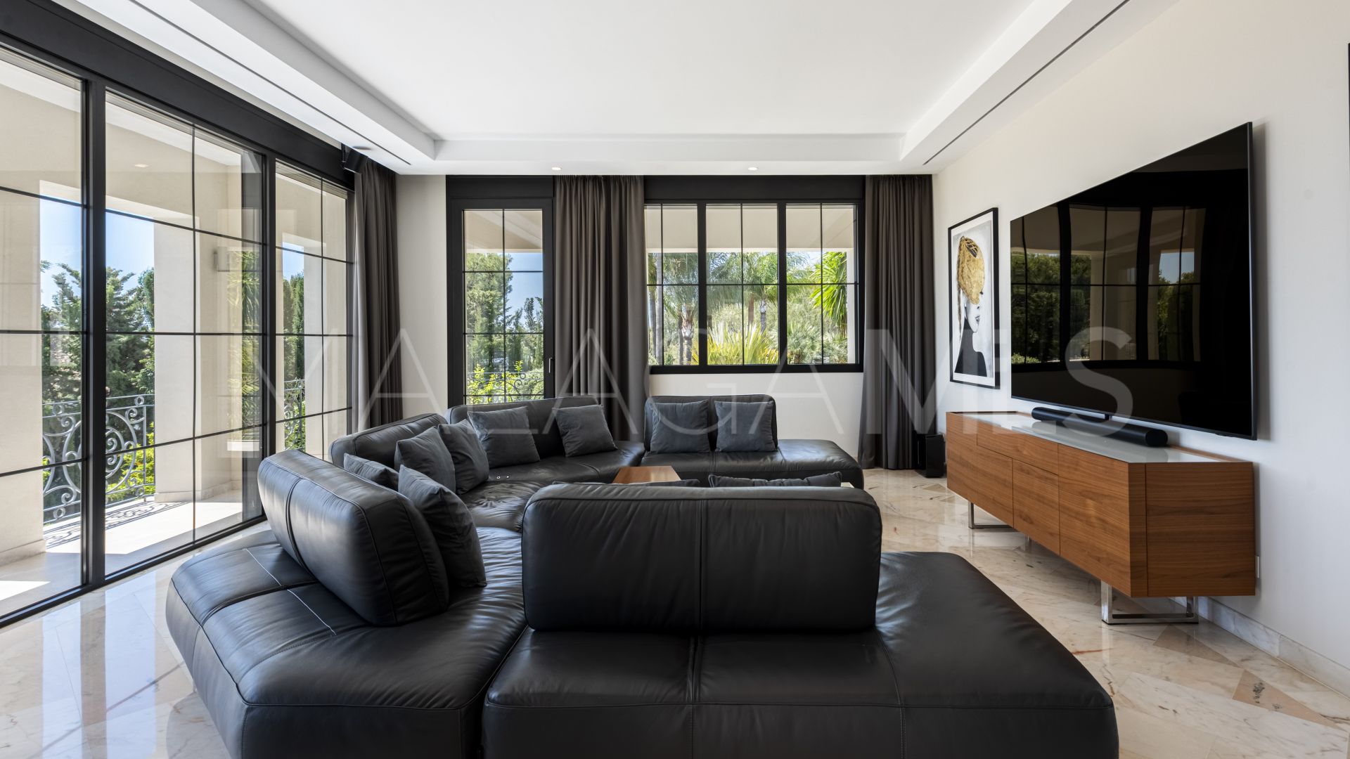 Buy villa de 6 bedrooms in Sierra Blanca