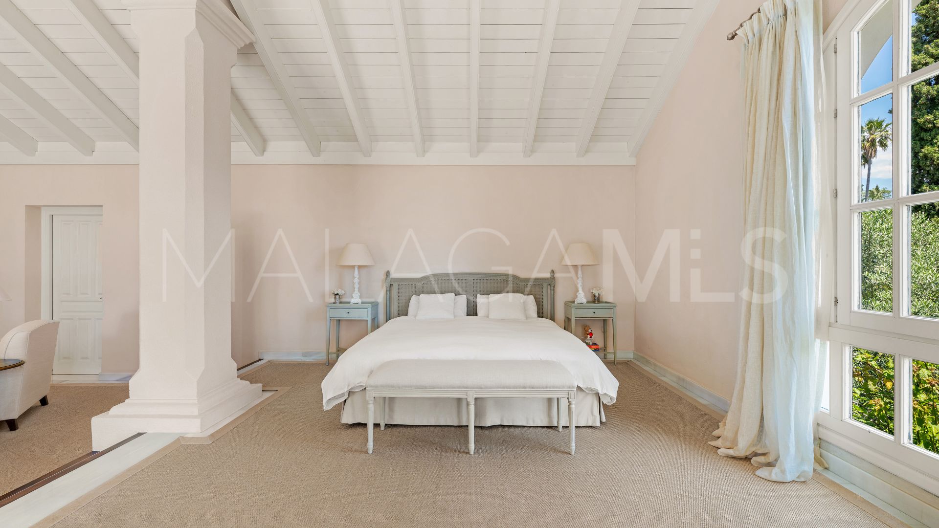 Villa for sale in El Madroñal