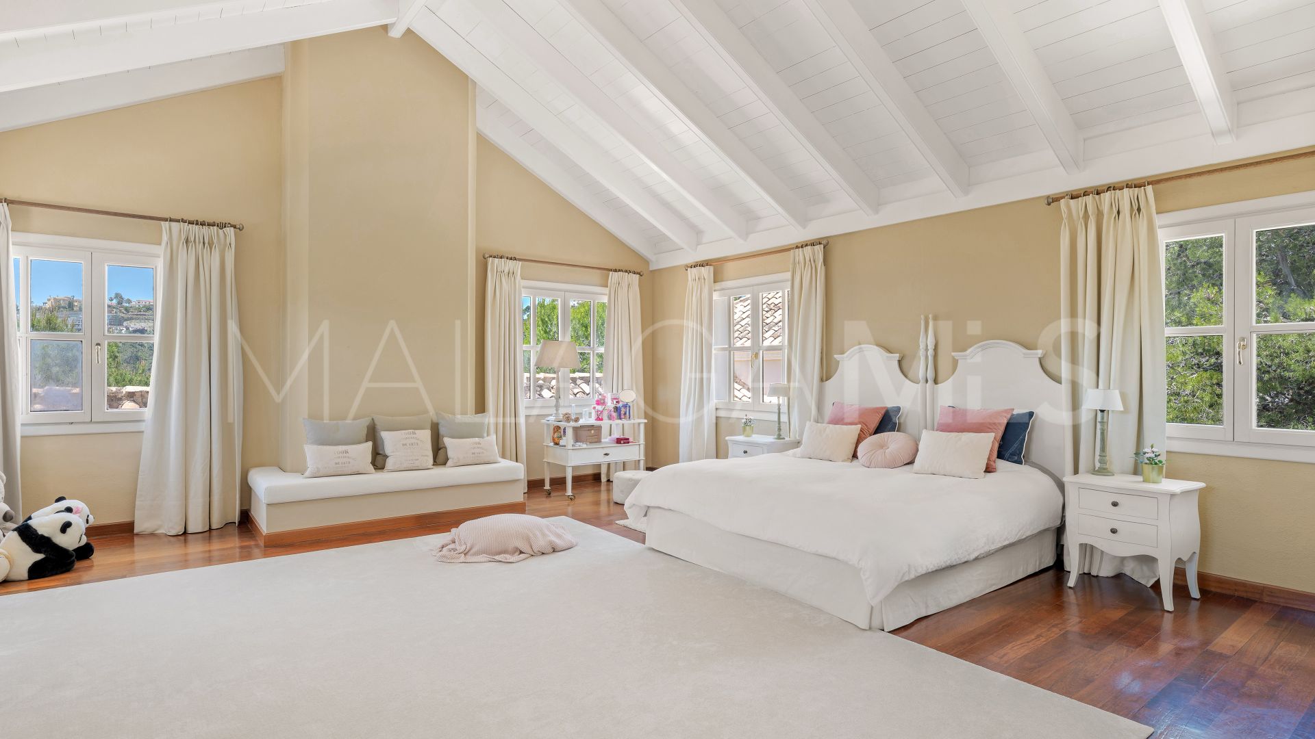 Villa for sale in El Madroñal