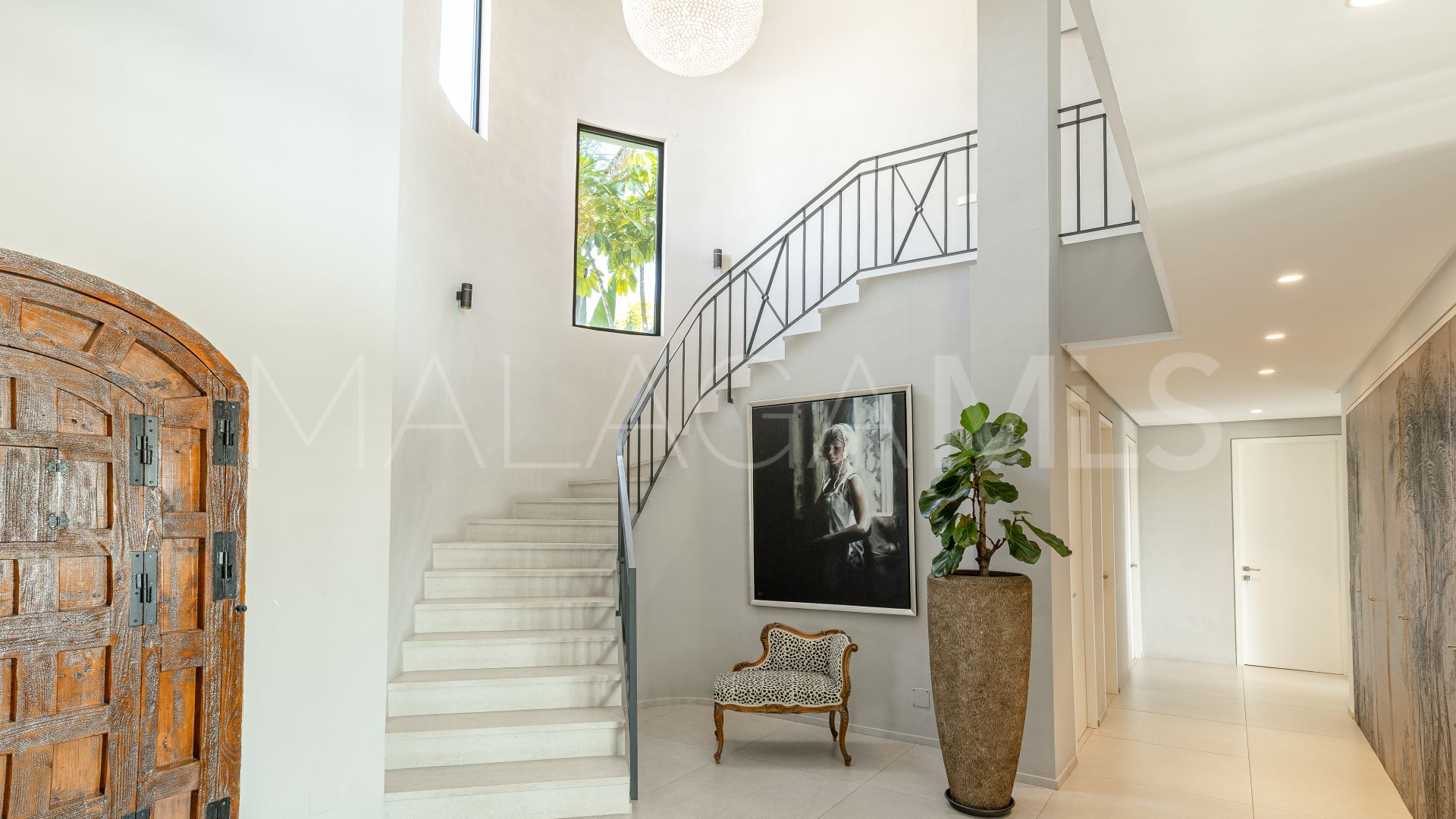 Villa for sale in Elviria