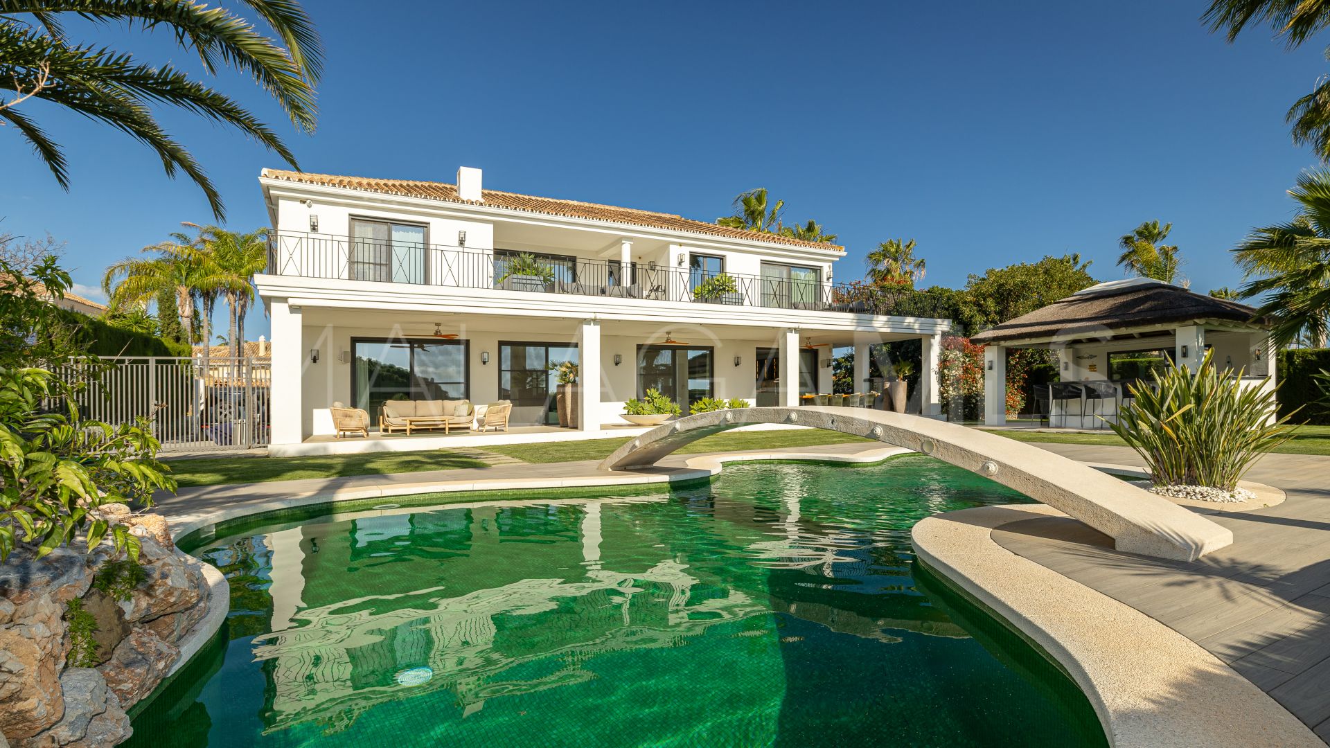 Villa for sale in Elviria