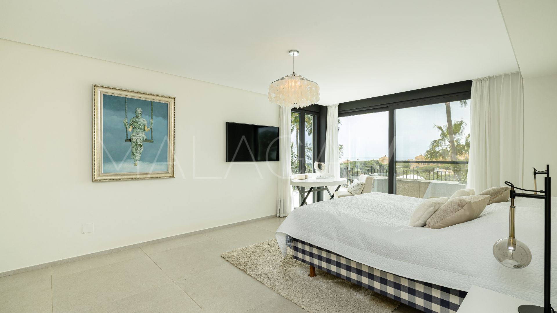 Villa for sale in Elviria