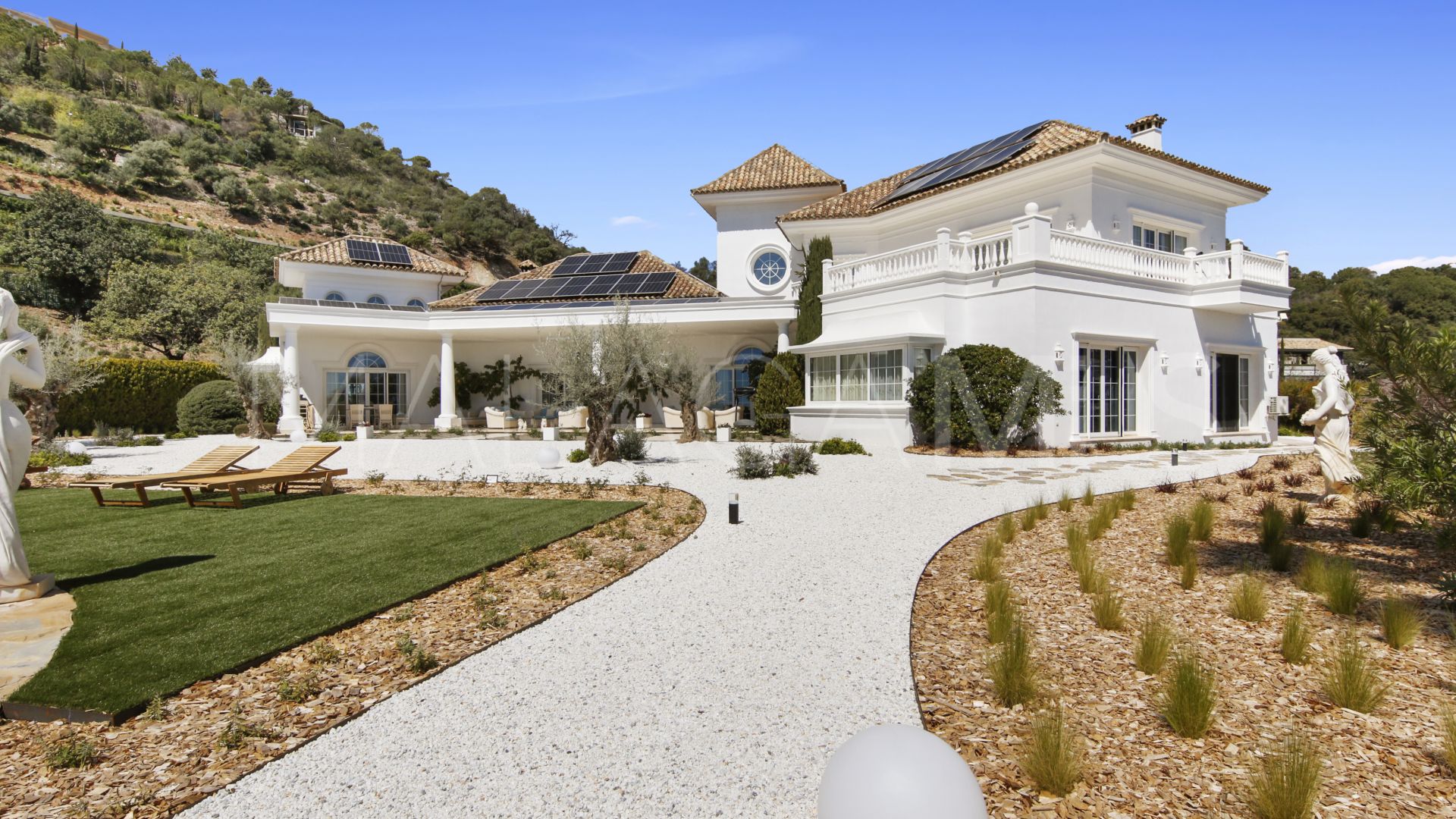 Villa for sale in La Zagaleta