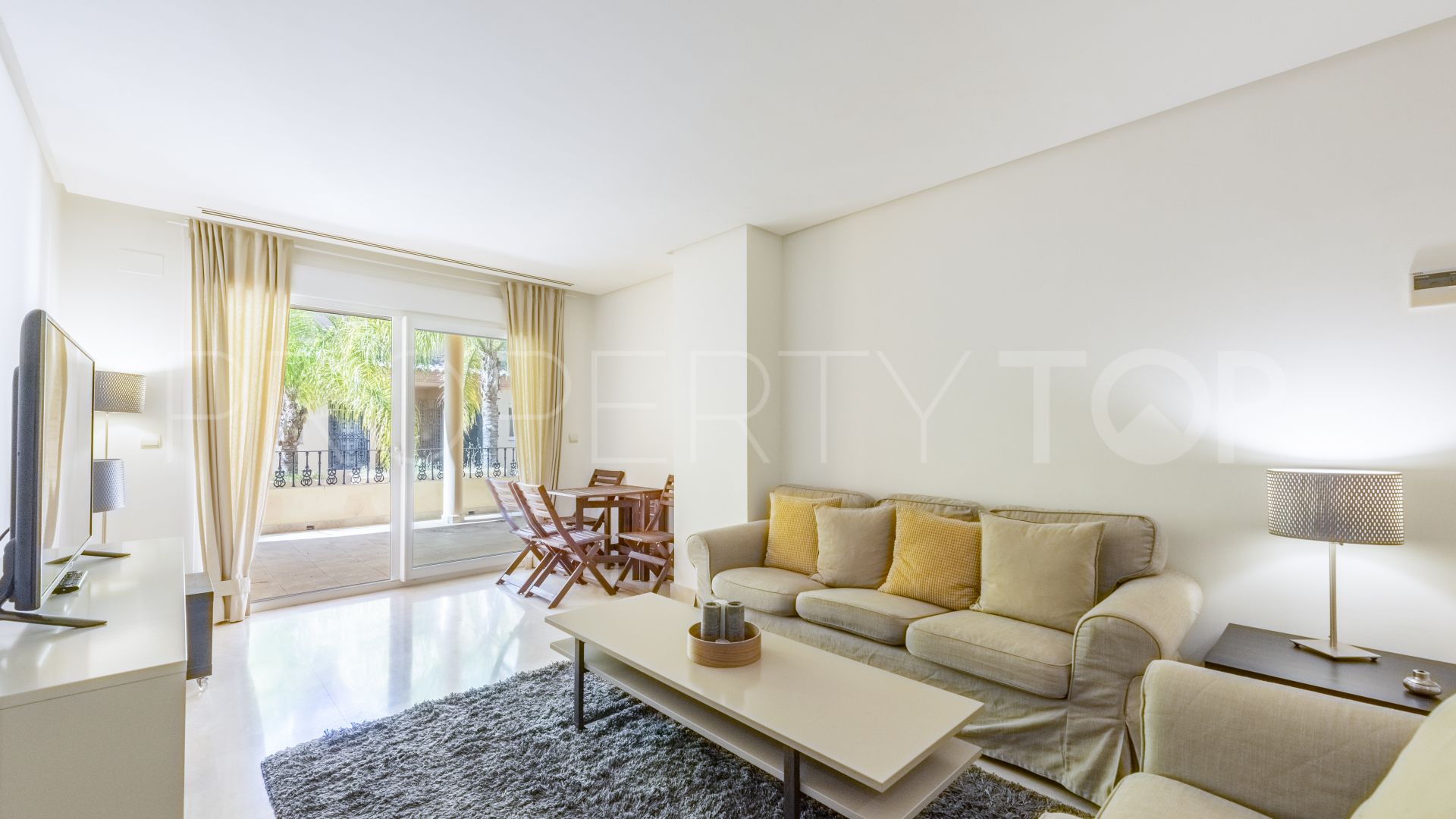 For sale 1 bedroom ground floor apartment in Vista Real