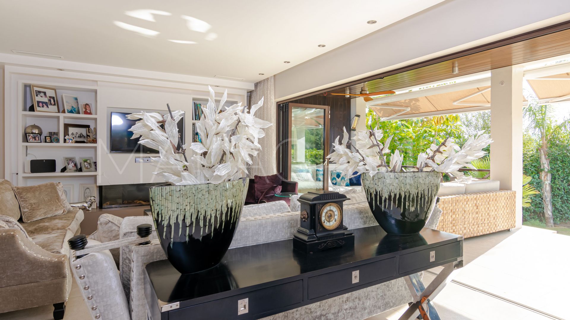 For sale villa with 5 bedrooms in Nueva Andalucia