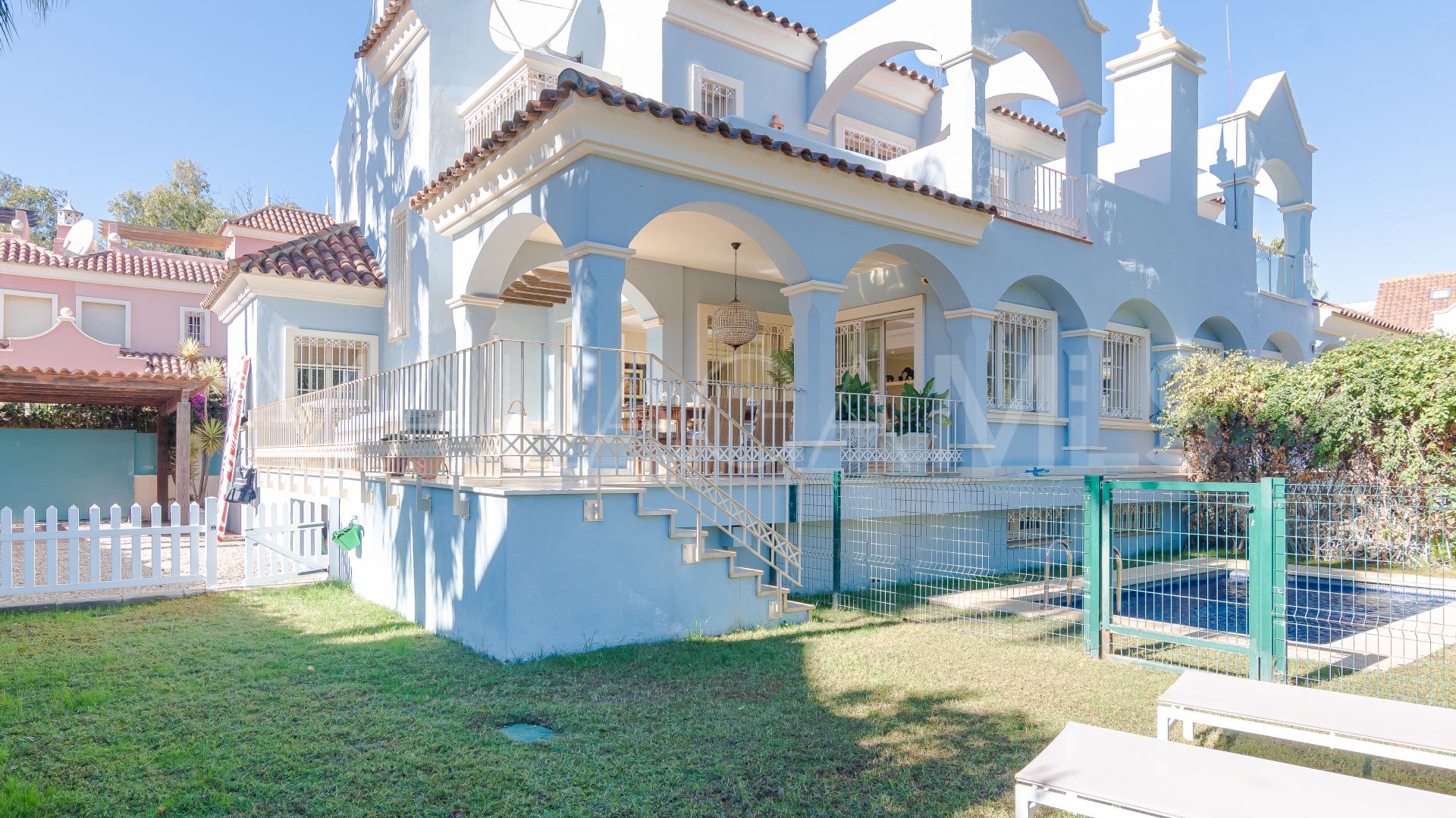 Villa jumelée for sale in Lorea Playa