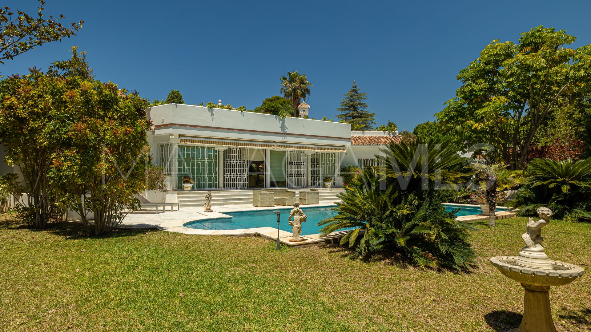 Villa for sale in Rio Real Golf