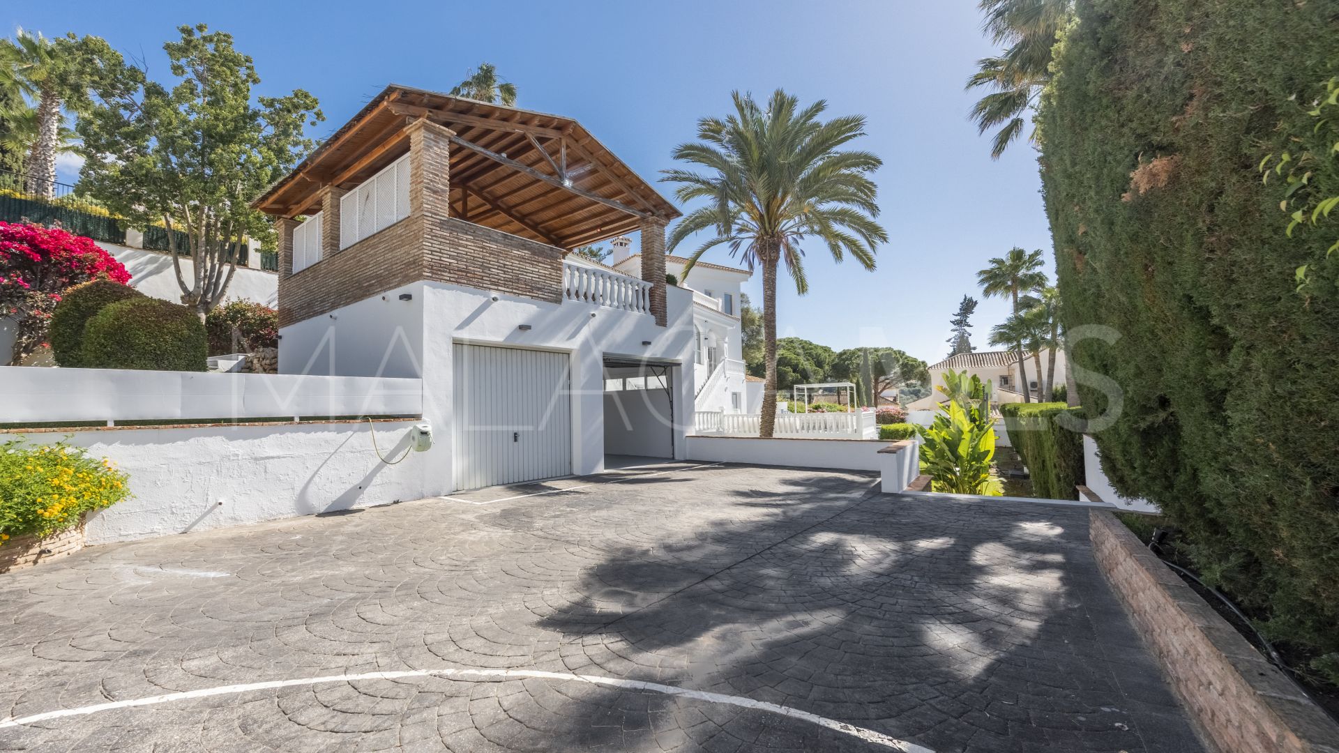Villa for sale in Santa Maria