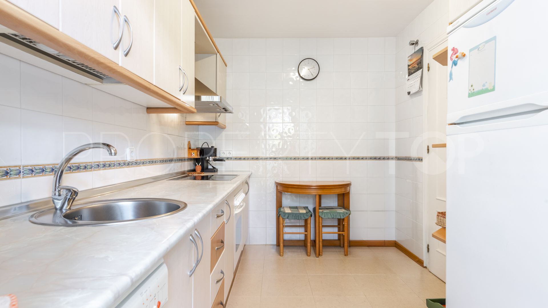For sale Benahavis Centro apartment with 2 bedrooms