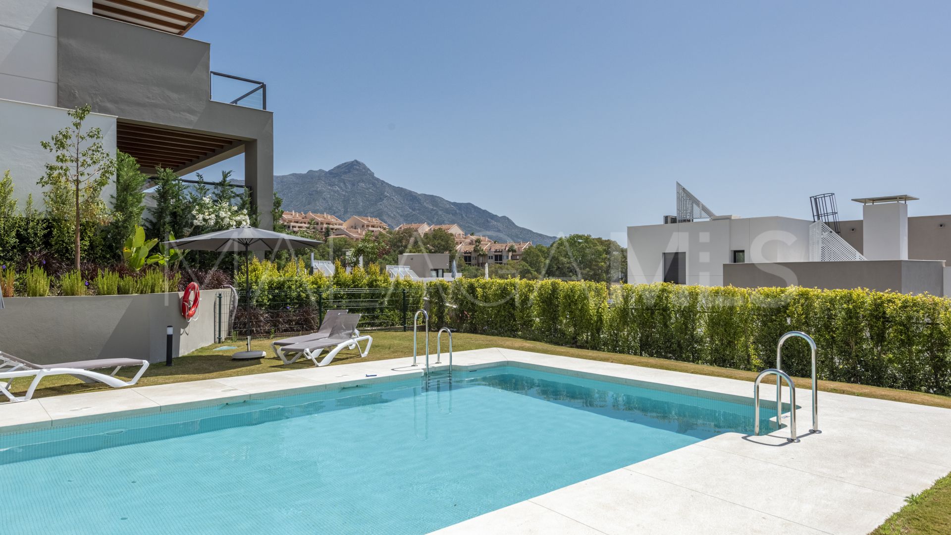 Lägenhet for sale in Marbella Lake