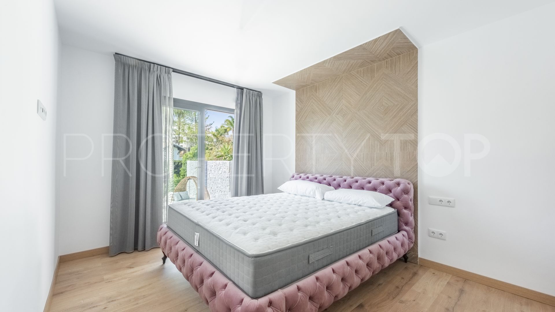 4 bedrooms Marbella East villa for sale