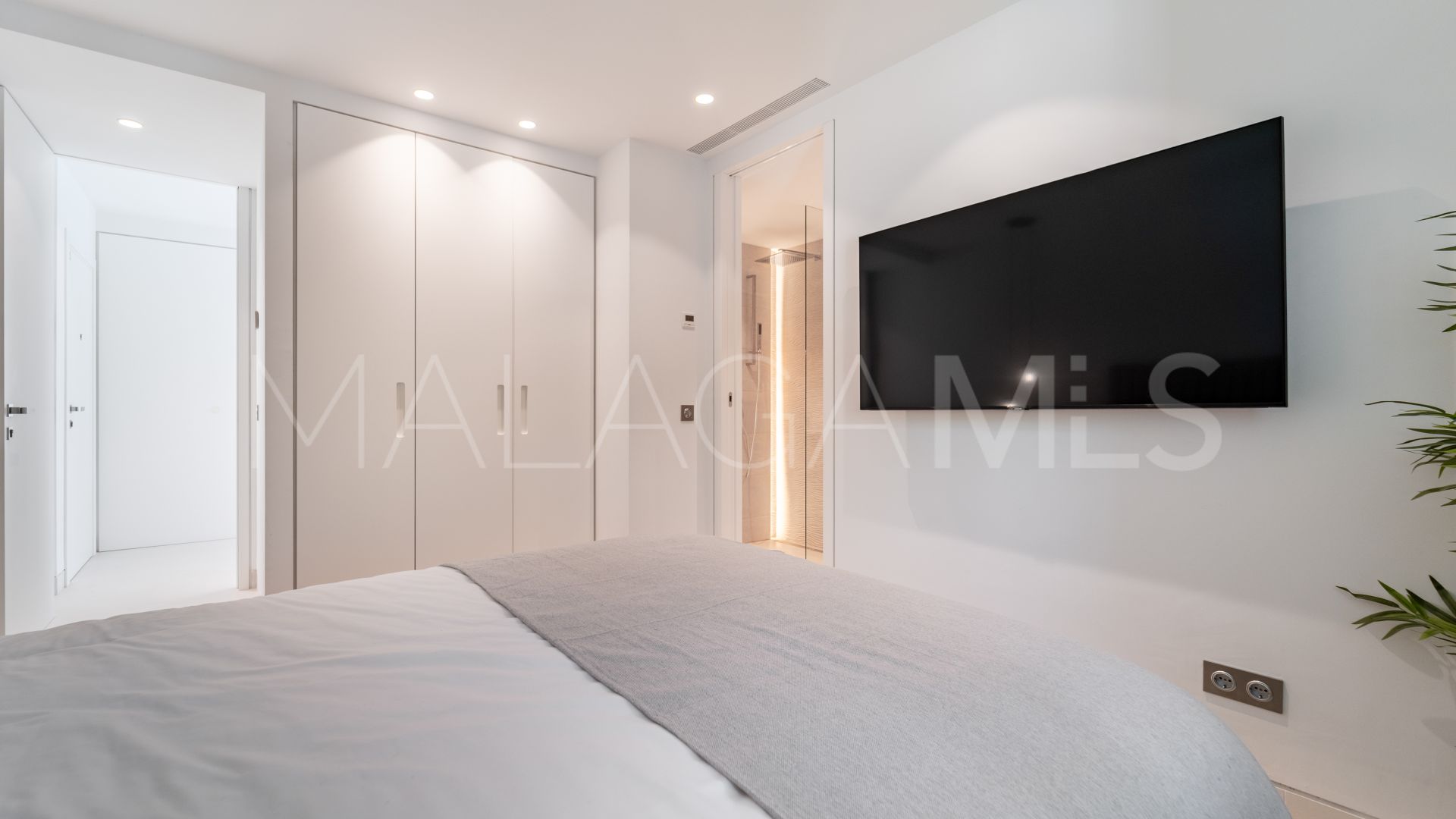 Apartment for sale in Marina Puente Romano