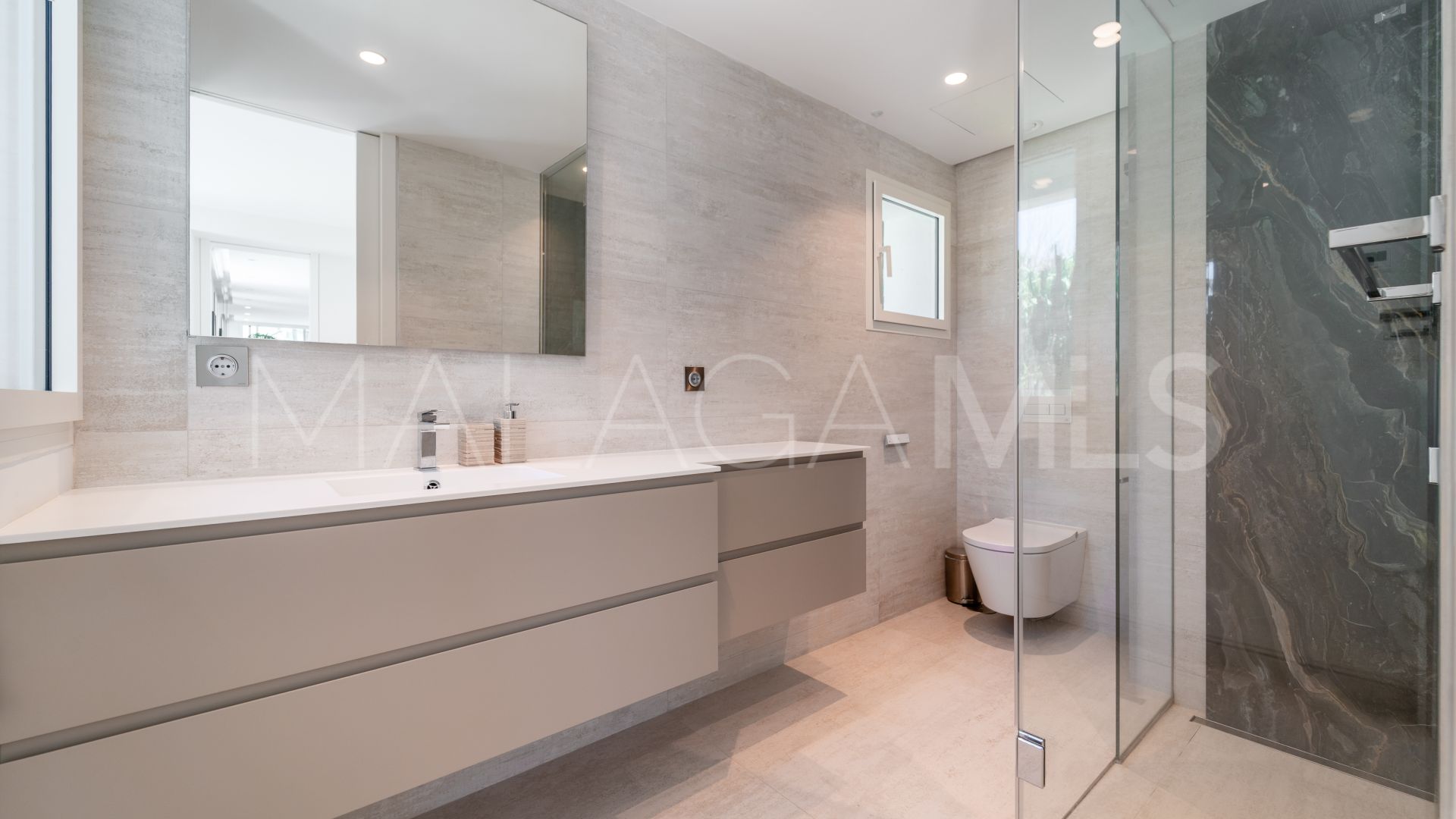 Apartment for sale in Marina Puente Romano