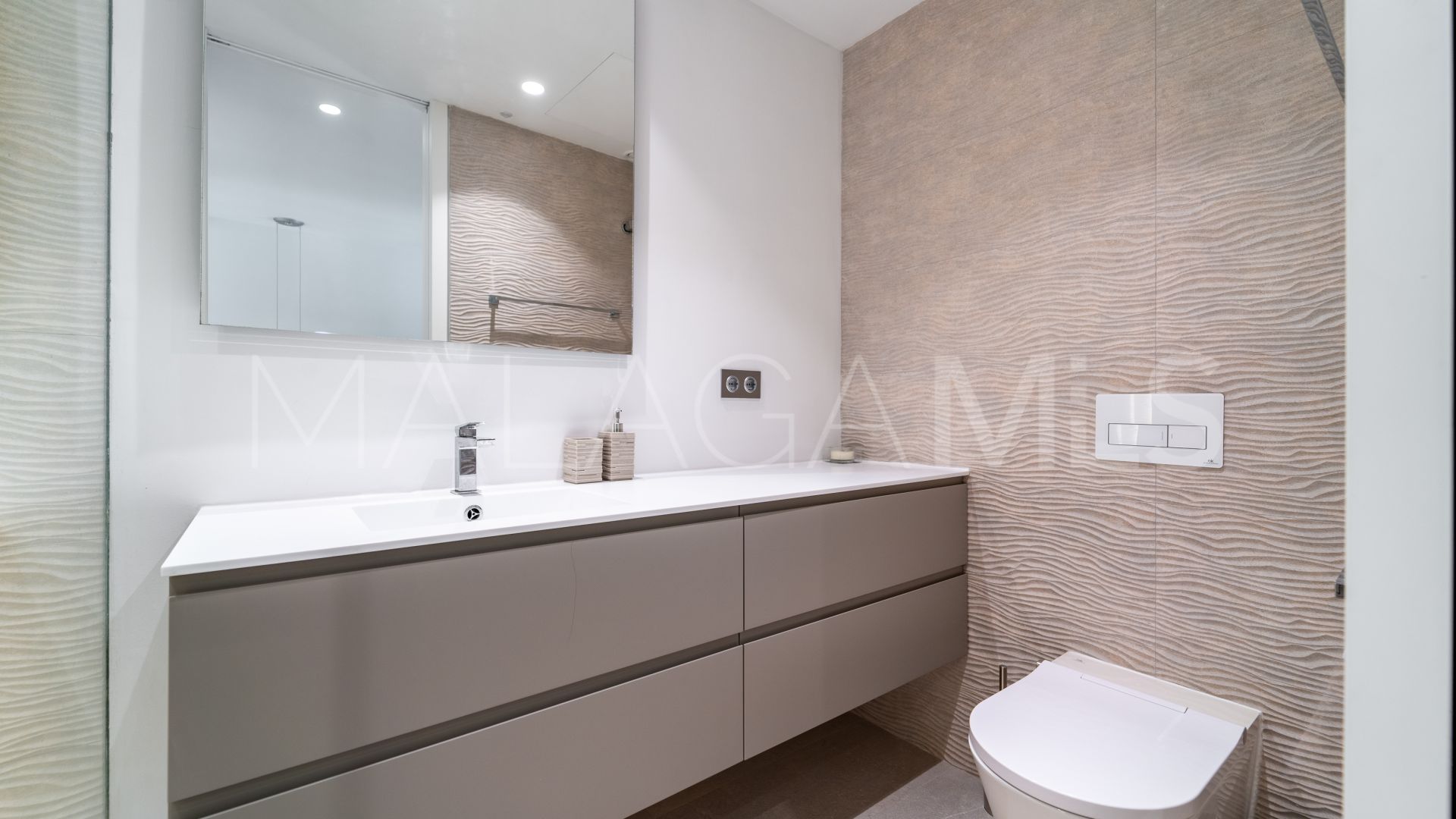 Apartment for sale in Marina Puente Romano